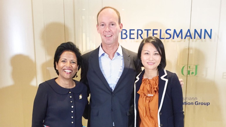 (f.l.t.r.) Shobhna Mohn, Executive Vice President Growth Regions at Bertelsmann, Thomas Rabe, Chairman and CEO of Bertelsmann, Annabelle Yu Long, Chief Executive Officer of Bertelsmann China Corporate Center and Managing Partner of Bertelsmann Asia Investments
