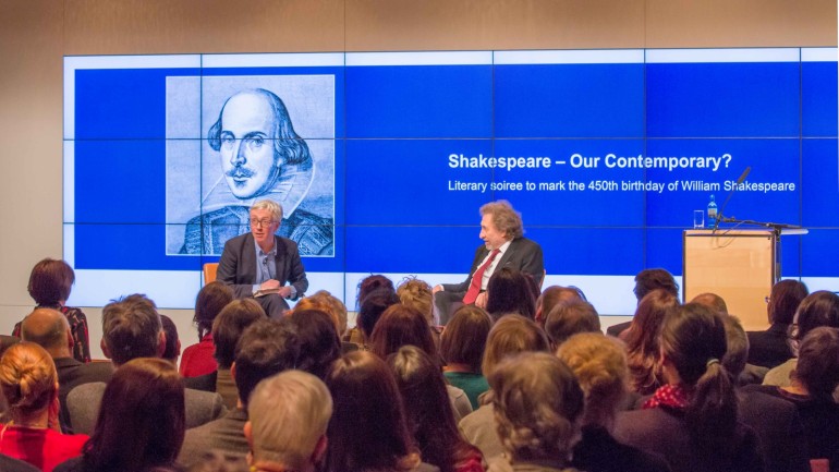 Lively discussion with the audience at the Shakespeare literature seminar in cooperation with the British Council, January 2014