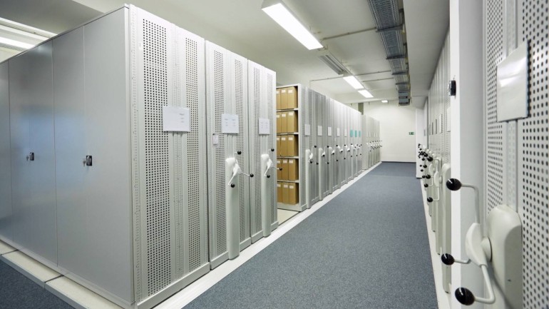 The Bertelsmann storage facility in Avenwedde - movable shelves offer flexible room concepts and a multitude of furniture arrangements.