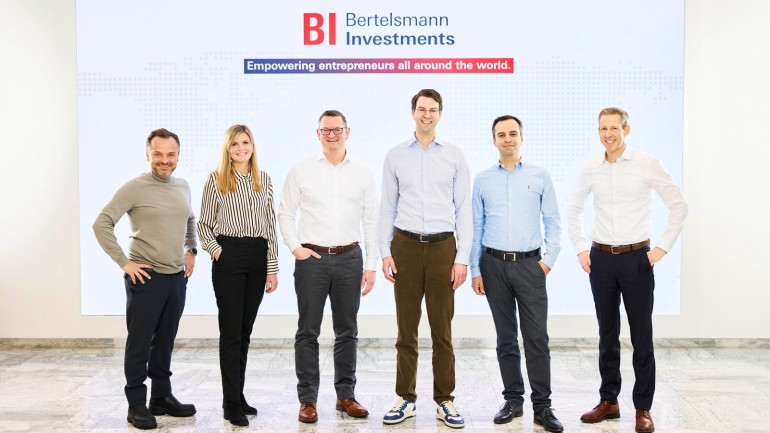 Peter Koop, Senior Vice President Bertelsmann Investments, Ina Scharfen, Head of Marketing &amp; Sales Operations, Martin Schmid, CEO of EXTEDO, Carsten Coesfeld, CEO of Bertelsmann Investments, Deniz Pielsticker, CFO of Bertelsmann Investments and Tobias Beer, General Manager ROTE LISTE. (© Bertelsmann)