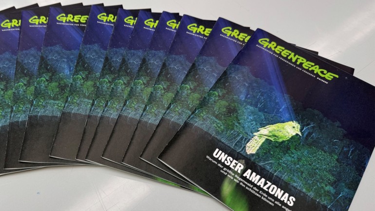 Cover of the Greenpeace magazine