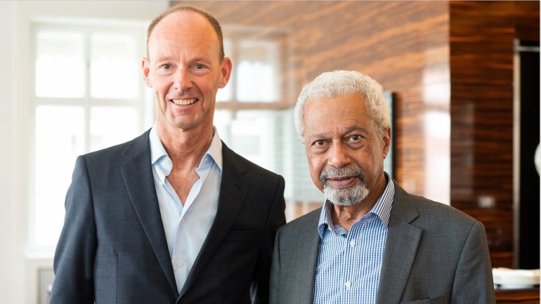 Abdulrazak Gurnah with Bertelsmann CEO Thomas Rabe