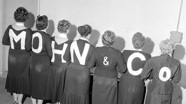 Creative display of the logo: Mohn &amp; Co, around 1955.