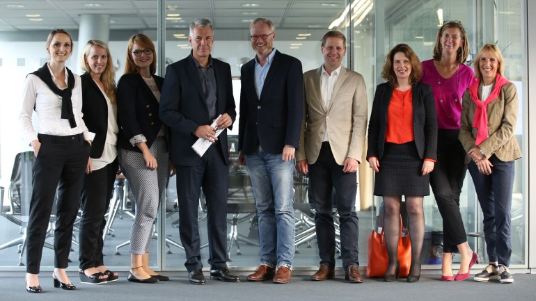 Katharina Kerl, Laura Leszczenski, Irina Schulze Isfort, Peter Kloeppel, Uwe Vetterick, Oliver Fahlbusch, Katrin Gaertner, Kirsten von Hutten, Claudia Limmer (f. l., not in the picture: Gernot Wolf)