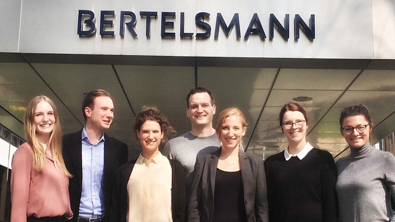 Eva Lindemann (Trainee), Felix Schweren (Trainee), Laura Negrelli (Trainee), Nico Rose (ZM), Mirijam Trunk (Trainee), Lisa-Marie Niebuhr (ZM), Marie-Fee Taube (Trainee) (f.l.)