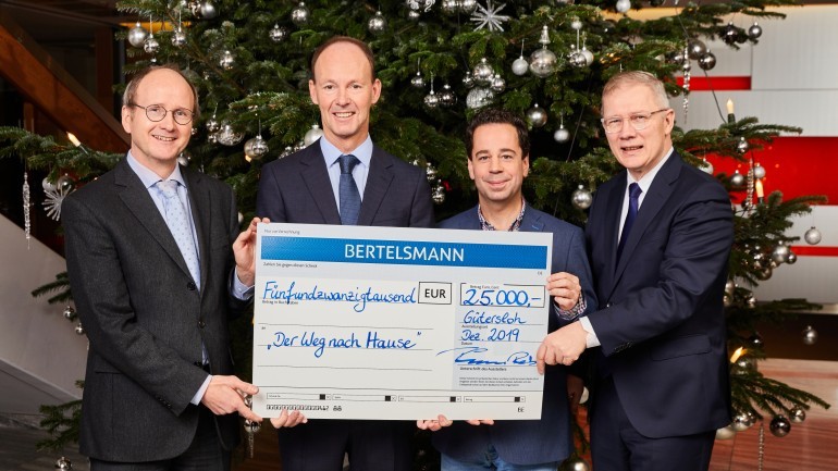 Donation to &#34;Der Weg nach Hause&#34; (The Way Home): Prof. Dr. Eckard Hamelmann, Thomas Rabe, Stefan Schwalfenberg and Dr. Rainer Norden (f. l.)