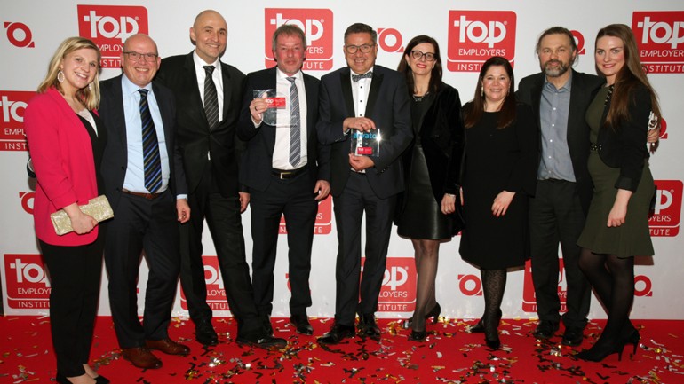 The Arvato Systems team around CHRO Siegfried Bloch at the award gala in Düsseldorf.