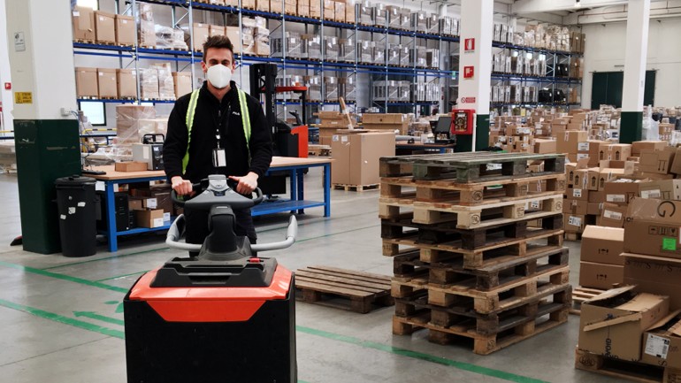 Employee in Calcinate