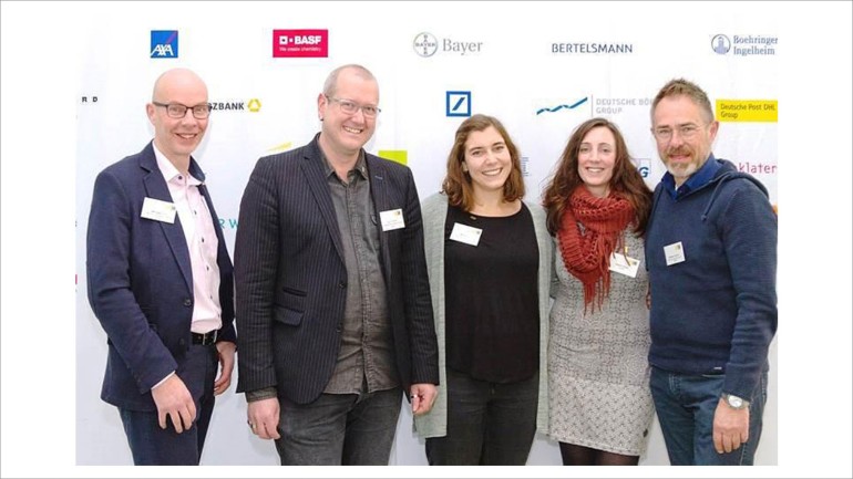 Gathering ideas at the “Prout at Work” conference (from left): Michael Lauk (Arvato Financial Solutions), Lars Fröhlich (Verlagsgruppe Random House), Nora Müller (Bertelsmann), Ingrid Höver (Arvato Systems), Michael Wagner (Arvato Financial Solutions) 