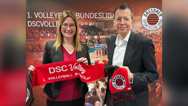 Sandra Zimmermann, Managing Director of DSC Volleyball, and Matthias Moeller, CEO of the Arvato Systems Group