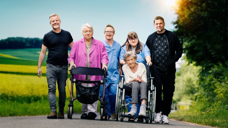 André Dietz, Marianne Morbach, Louis, Sarah, Ilse Lang, Tim Mälzer (f. l.).